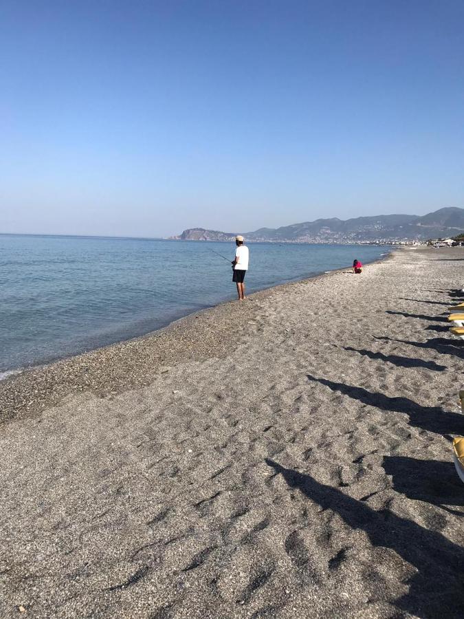 Empire Residence Alanya/Mahmutlar 50M От Моря Luaran gambar
